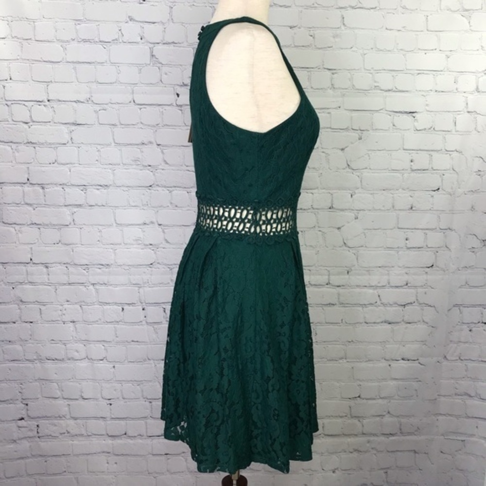 FRANCESCA’S Evergreen Aubrielle Lace Dress NWT sz M - Picture 6 of 12